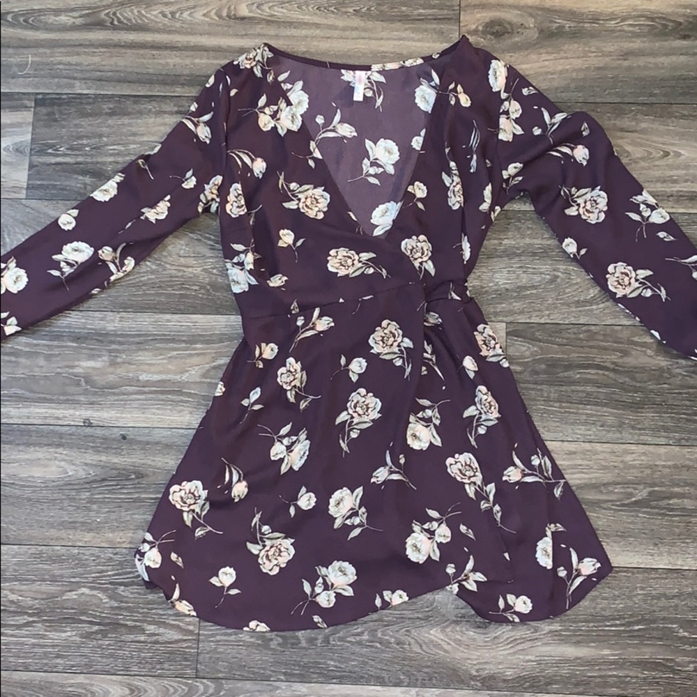 Beautiful floral dress. Perfect fit.